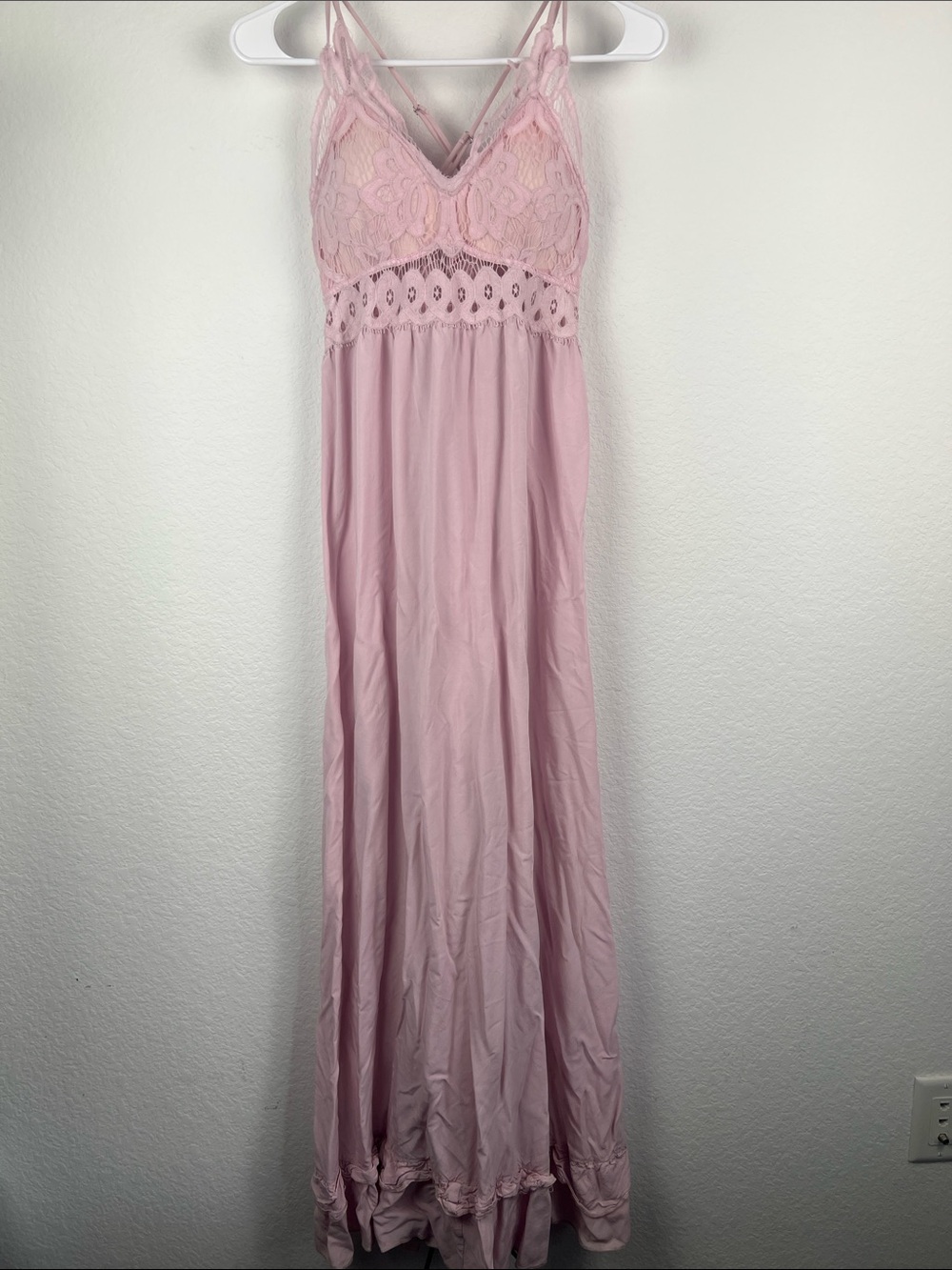 Pink Lily Light Pink Lace-Trim Maxi Chemise dress size large